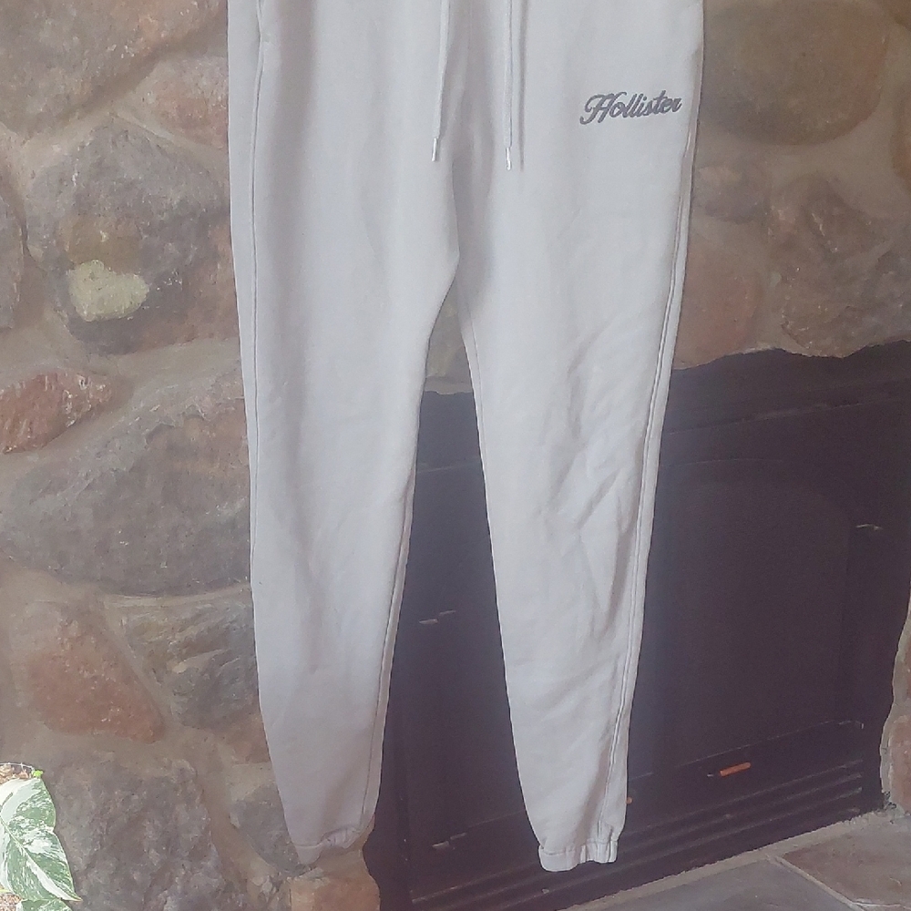 Hollister Men's Light Grey Joggers